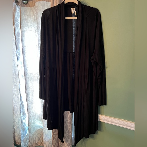 Kische black stretchy cardigan size 3X - Picture 2 of 4